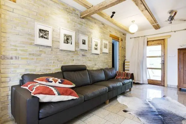 Ev, Bahçe Manzaralı