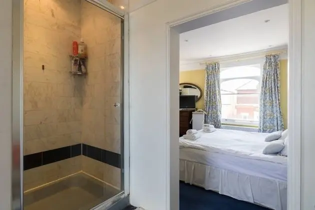 Villa (5 Bedrooms)