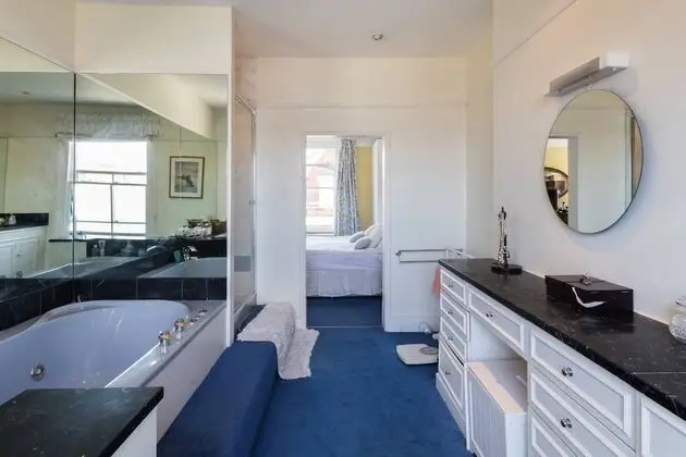 Villa (5 Bedrooms)