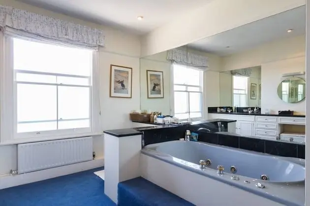 Villa (5 Bedrooms)