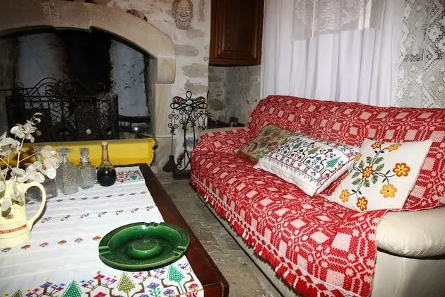 House, 1 Bedroom Yard (Afrodite)