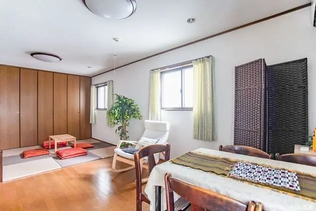 Ev (Private Vacation (Home))