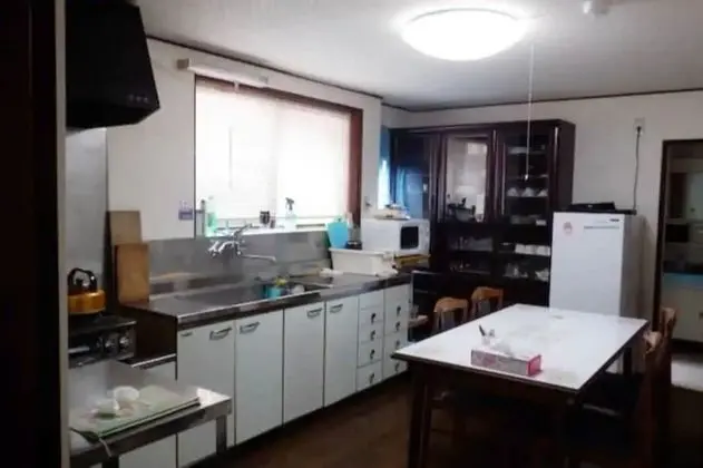 Basic Ev, Sigara İçilmez