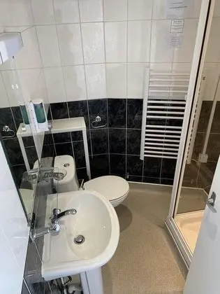 Stüdyo, Banyolu/Duşlu