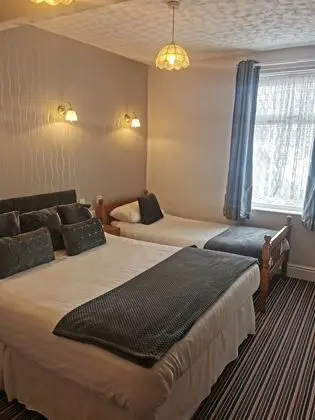Üç Kişilik Oda
