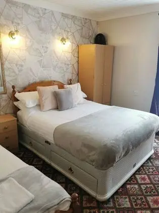 Üç Kişilik Oda