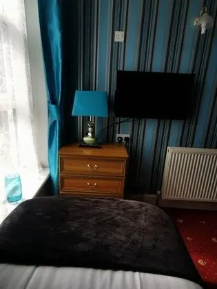 Üç Kişilik Oda
