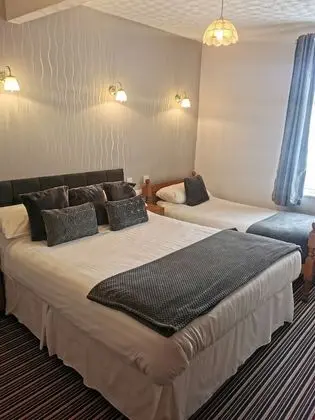 Üç Kişilik Oda