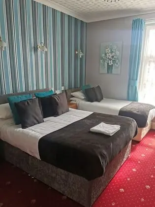 Üç Kişilik Oda