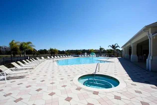 Apart Daire (2633 Trafalgar Village)