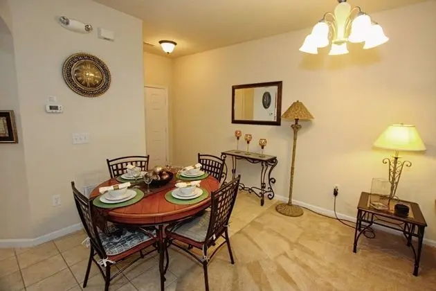 Apart Daire (2633 Trafalgar Village)