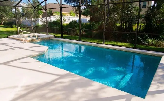 Ev (Trafalgar Resort community pool and G)