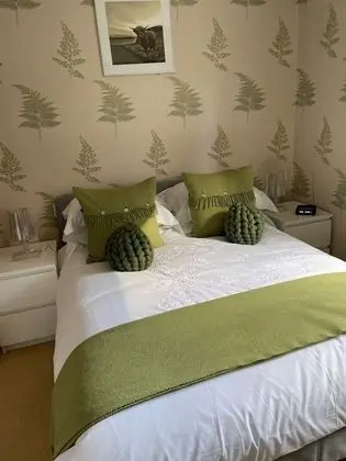 Traditional Tek Büyük Yataklı Oda