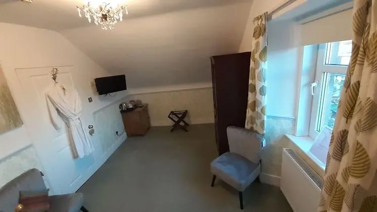 Traditional Tek Büyük Yataklı Oda