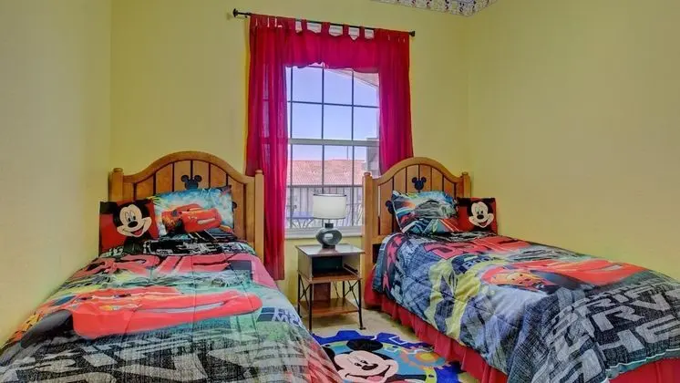 Executive 3 Bedroom Villa with Pool Access