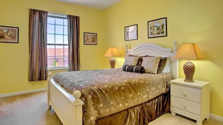 Executive 3 Bedroom Villa with Pool Access