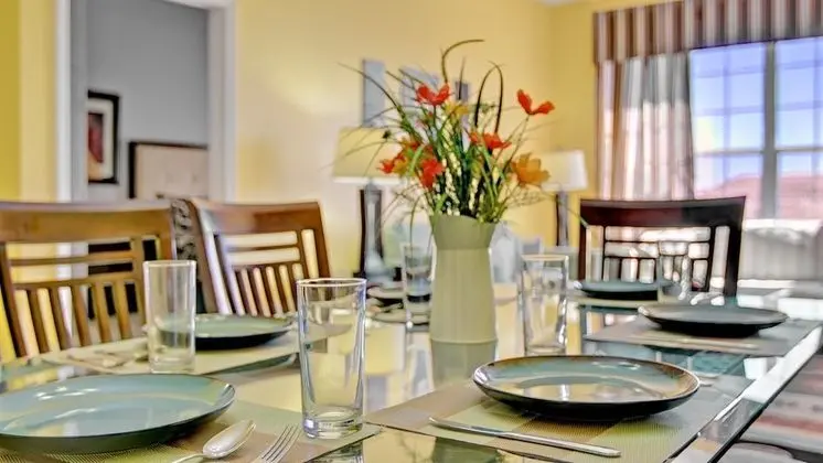 Executive 3 Bedroom Villa with Pool Access