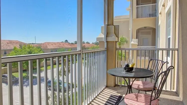 Executive 3 Bedroom Villa with Pool Access