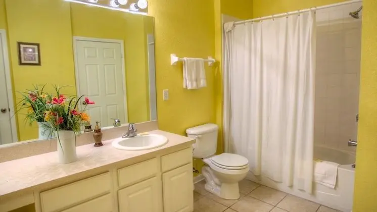 Executive 3 Bedroom Villa with Pool Access