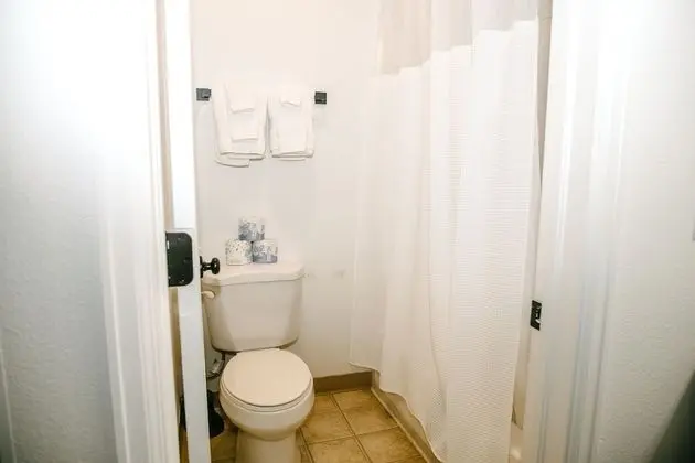 Standard Queen Main Level