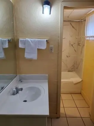Basic Oda, 1 En Büyük (King) Boy Yatak