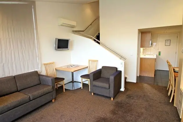 Stüdyo Süit (Riverfront First Floor Mezzanine)