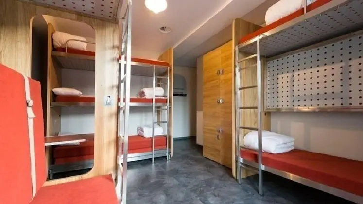 Ortak Ranzalı Oda, Sadece kadınlar için (1 Bed in a 9 Person Room)