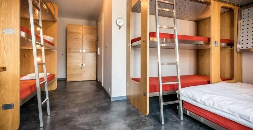Ortak Ranzalı Oda, Sadece kadınlar için (1 Bed in a 9 Person Room)