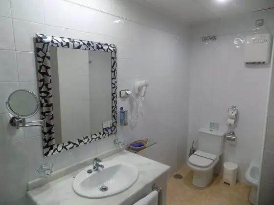 Standard Büyük Yataklı Tek Kişilik Oda