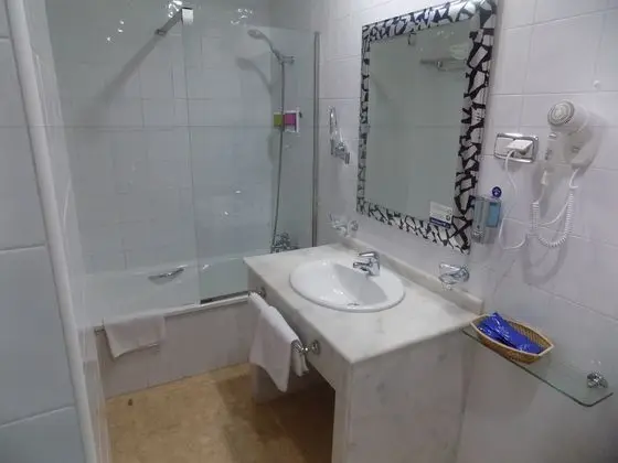 Standard Büyük Yataklı Tek Kişilik Oda