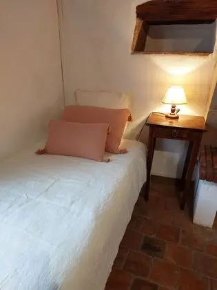 Üç Kişilik Oda (Chez Flora)