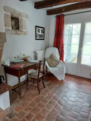 Üç Kişilik Oda (Chez Flora)