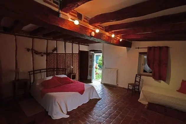 Üç Kişilik Oda (Chez Flora)