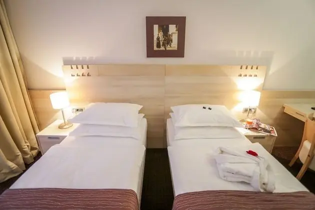 Tek Büyük veya İki Ayrı Yataklı Oda