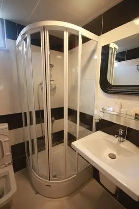 Deluxe Tek Büyük veya İki Ayrı Yataklı Oda