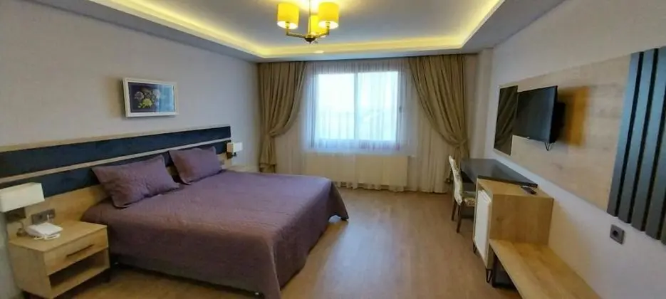 Çift Kişilik, Kara Manzaralı, Teraslı