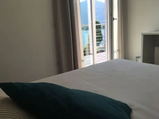 Tek Büyük Yataklı Oda, Balkon, Göl Manzaralı