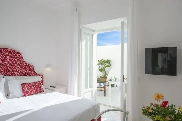 Standard Üç Kişilik Oda (No Sea View)