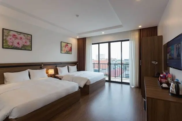 Deluxe Dört Kişilik Oda, Balkon, Şehir Manzaralı