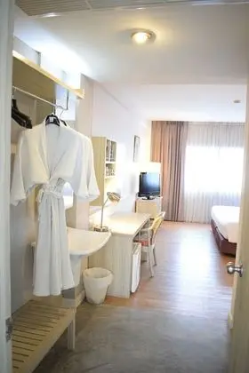 Deluxe Tek Büyük veya İki Ayrı Yataklı Oda, 1 Yatak Odası, Küvet, Havuz Kenarı