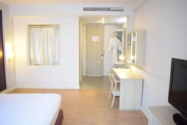 Deluxe Tek Büyük veya İki Ayrı Yataklı Oda, 1 Yatak Odası, Küvet, Havuz Kenarı