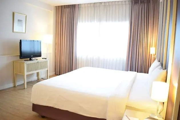 Deluxe Tek Büyük veya İki Ayrı Yataklı Oda, 1 Yatak Odası, Küvet, Havuz Kenarı