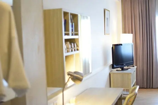Deluxe Tek Büyük veya İki Ayrı Yataklı Oda, 1 Yatak Odası, Küvet, Havuz Kenarı