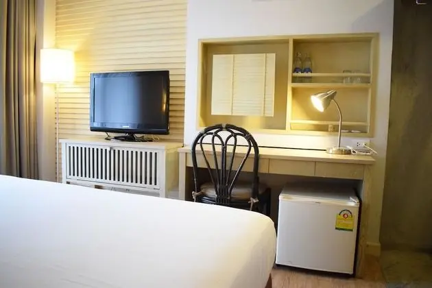Premium Tek Büyük veya İki Ayrı Yataklı Oda, 1 Yatak Odası, Bahçe Manzaralı, Havuz Kenarı