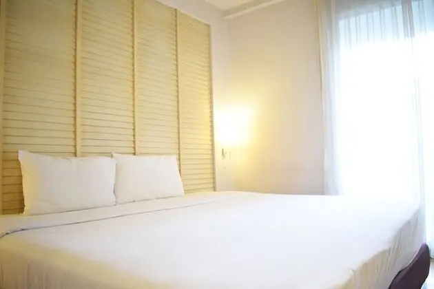 Premium Tek Büyük veya İki Ayrı Yataklı Oda, 1 Yatak Odası, Bahçe Manzaralı, Havuz Kenarı