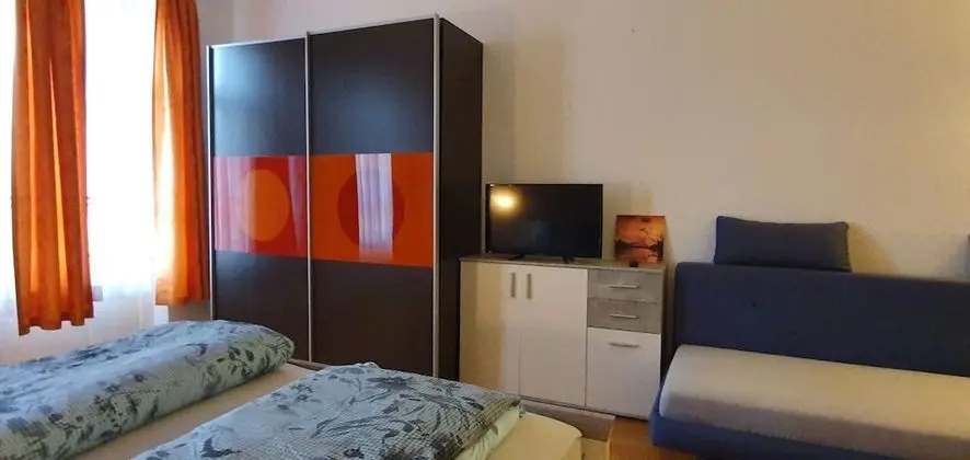 Üç Kişilik Oda
