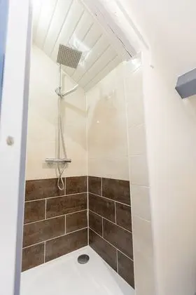 Superior Tek Büyük Yataklı Oda, Banyolu/Duşlu, Şehir Manzaralı