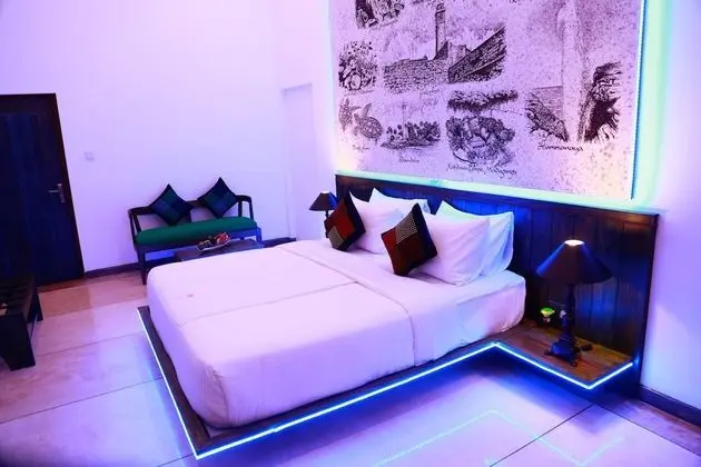 Luxury Oda