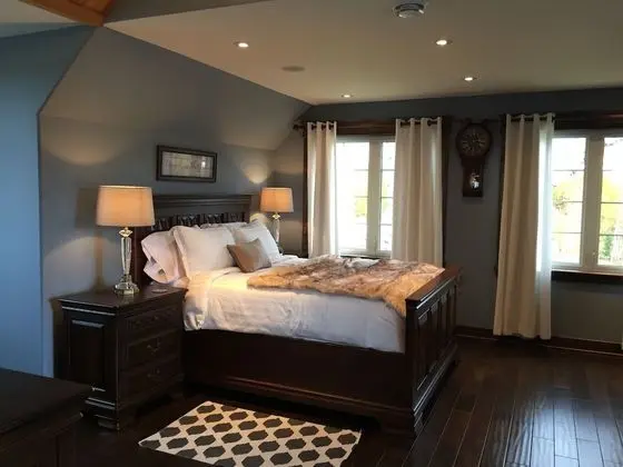Luxury Süit, 1 Büyük (Queen) Boy Yatak, Banyolu/Duşlu, Nehir Manzaralı (Humber River Suite)