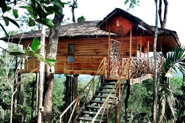 Villa (Serenetree)